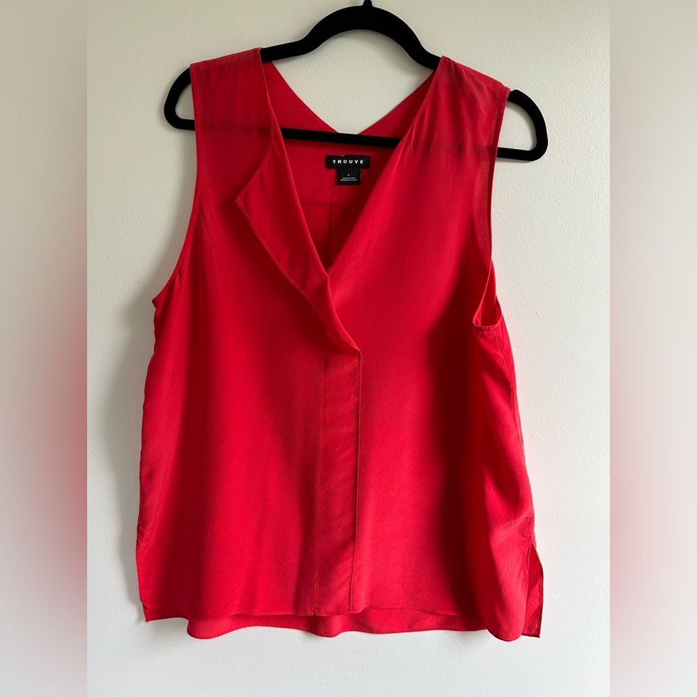 Trouvé Red 100% Silk Sleeveless V-Neck Pleated Back Blouse Women’s Size Large